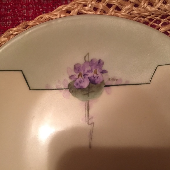 Caine’s Studio Hand Painted & Signed Iris Plates Set of (4) - Picture 6 of 15